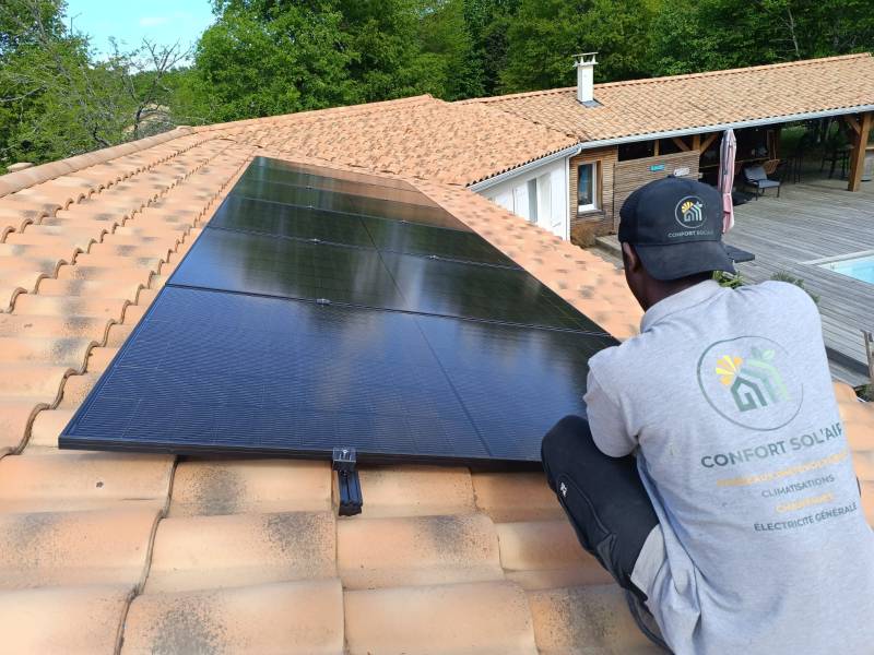 Installation de panneaux photovoltaïques et climatisation réversible à Saint-Morillon en Gironde 