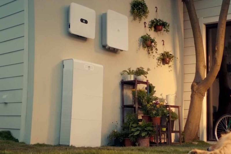 Installation de panneaux solaires avec batterie de stockage pour autonomie énergétique à Bordeaux et ses alentours en Gironde