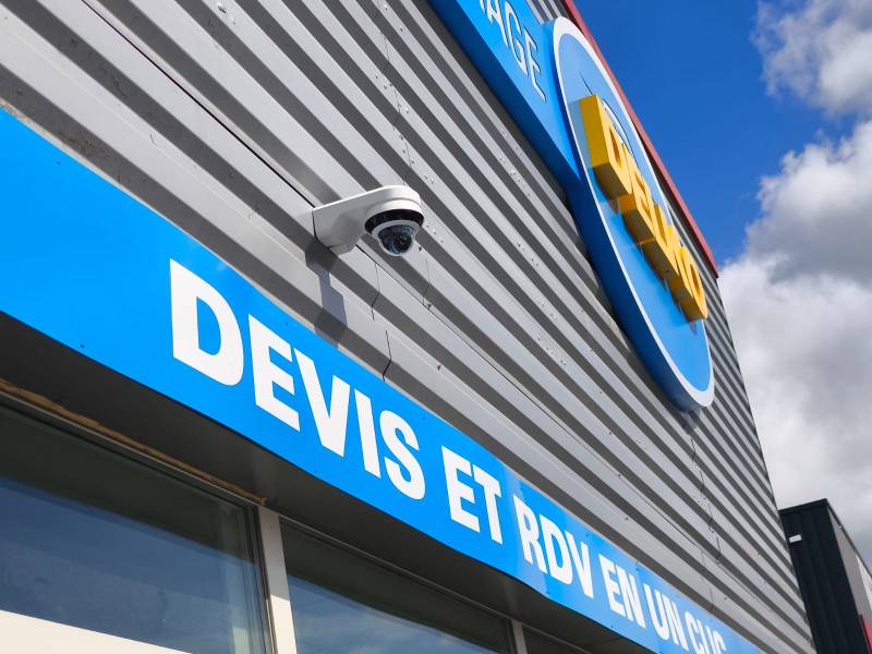  installation de caméras de vidéosurveillance Hikvision pour sécuriser un garage Delko à Saint-André-de-Cubzac.