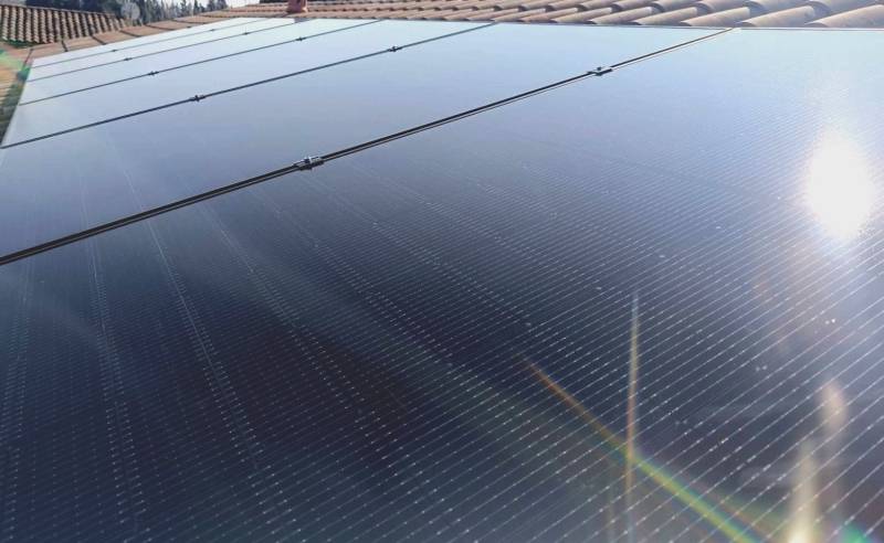 Devis gratuit pour pose de panneaux solaires photovoltaïques par entreprise RGE avec accompagnement personnalisé à Léognan proche Bordeaux 