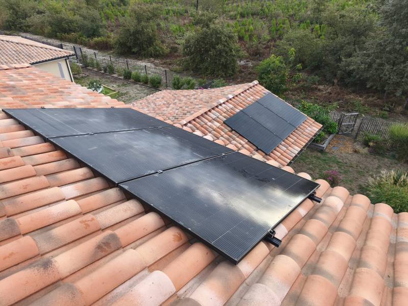 Installation photovoltaique avec borne de recharge pour voiture électrique en Gironde 